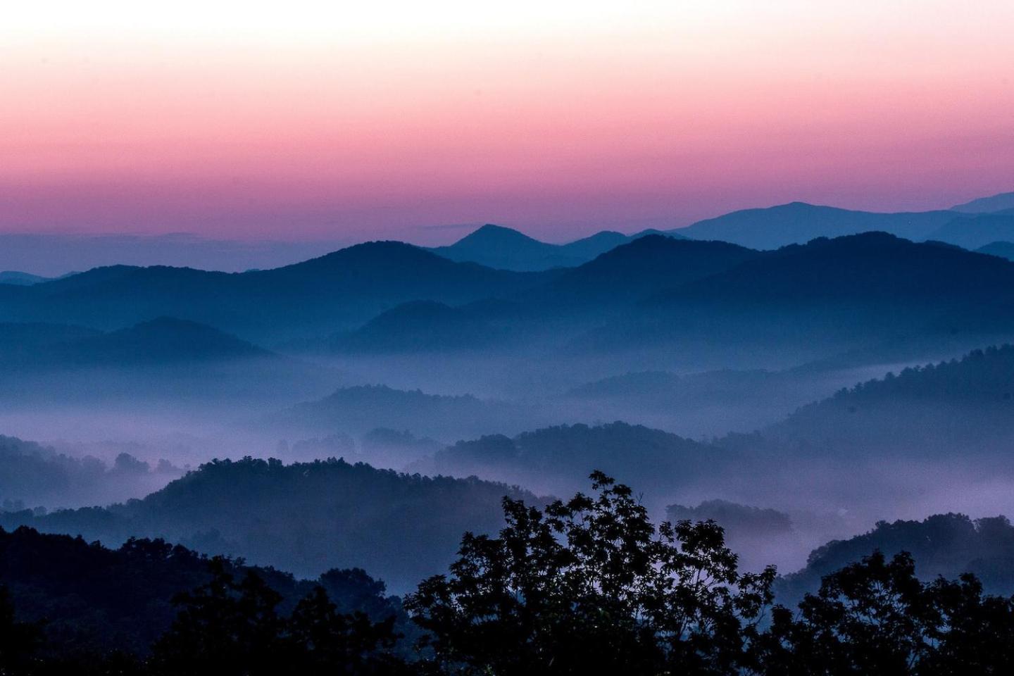 Views I Mins To Dollywood I Hot Tub I Pool Table Villa เซอเวียร์วีล ภายนอก รูปภาพ