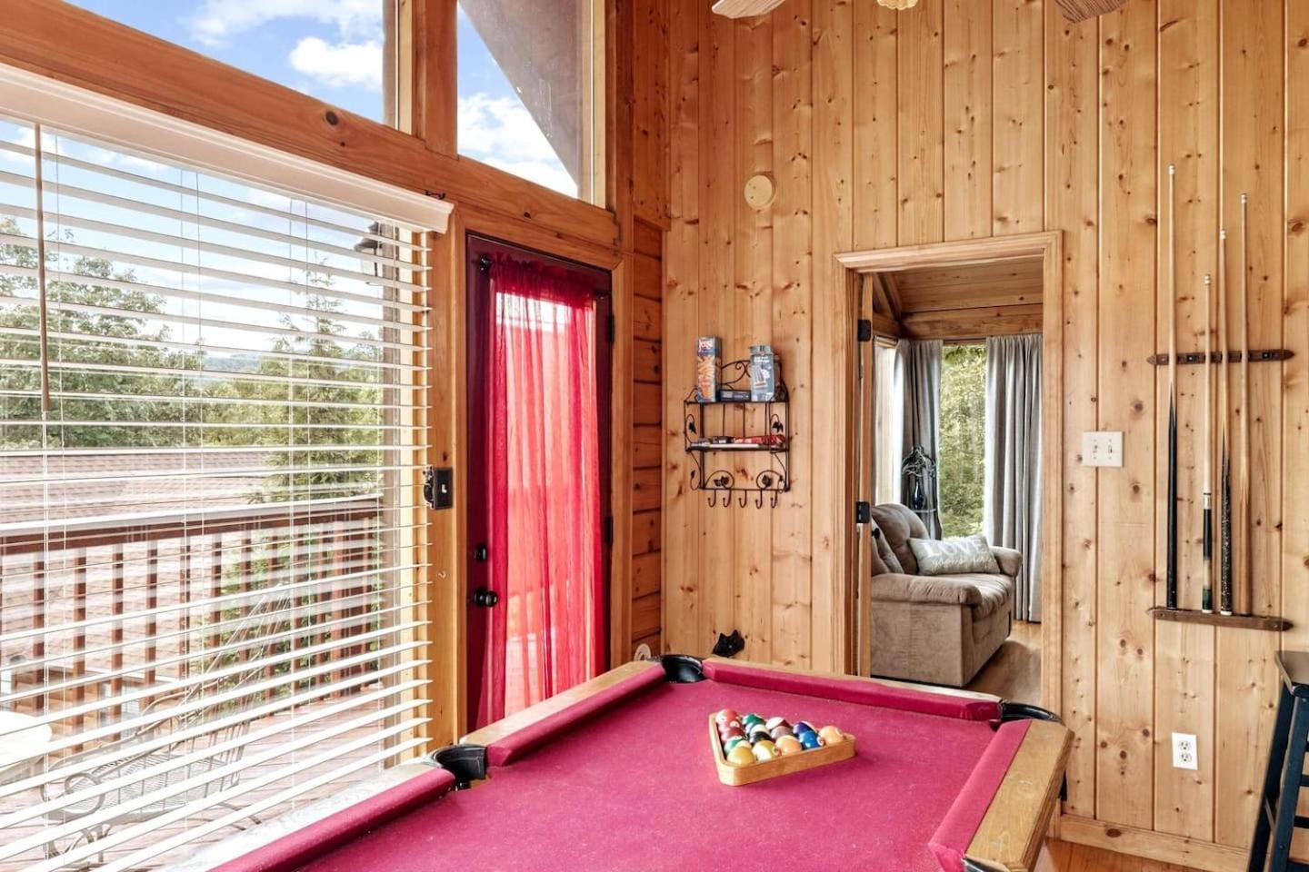 Views I Mins To Dollywood I Hot Tub I Pool Table Villa เซอเวียร์วีล ภายนอก รูปภาพ