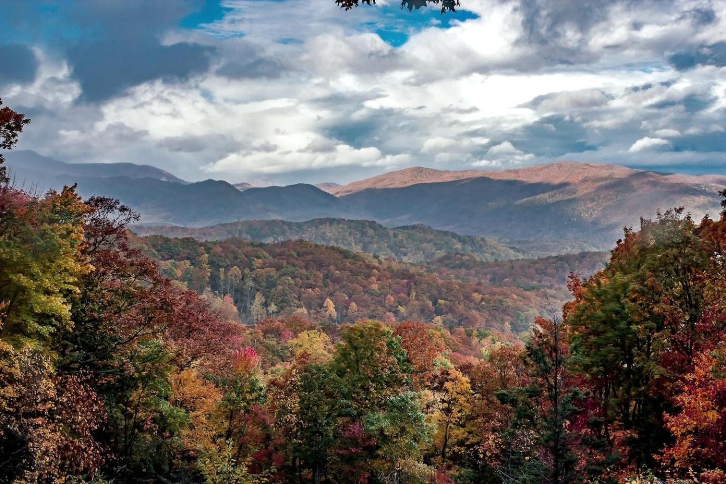 Views I Mins To Dollywood I Hot Tub I Pool Table Villa เซอเวียร์วีล ภายนอก รูปภาพ