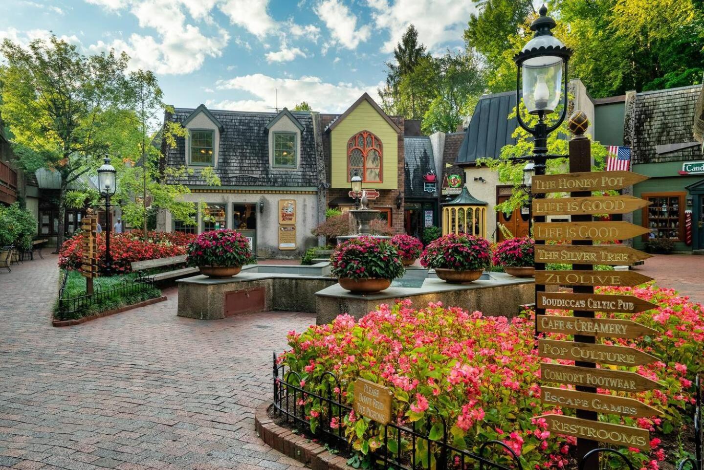 Views I Mins To Dollywood I Hot Tub I Pool Table Villa เซอเวียร์วีล ภายนอก รูปภาพ